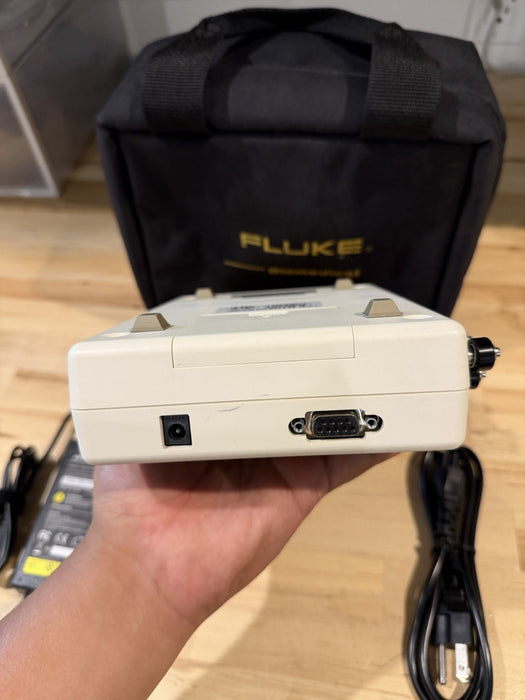 FLUKE MPS450 MULTIPARAMETER SIMULATOR W/ CASE & CHARGER - TESTED