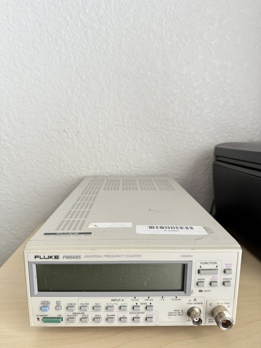 FLUKE PM6685 UNIVERSAL FREQUENCY COUNTER 300MHZ TESTED