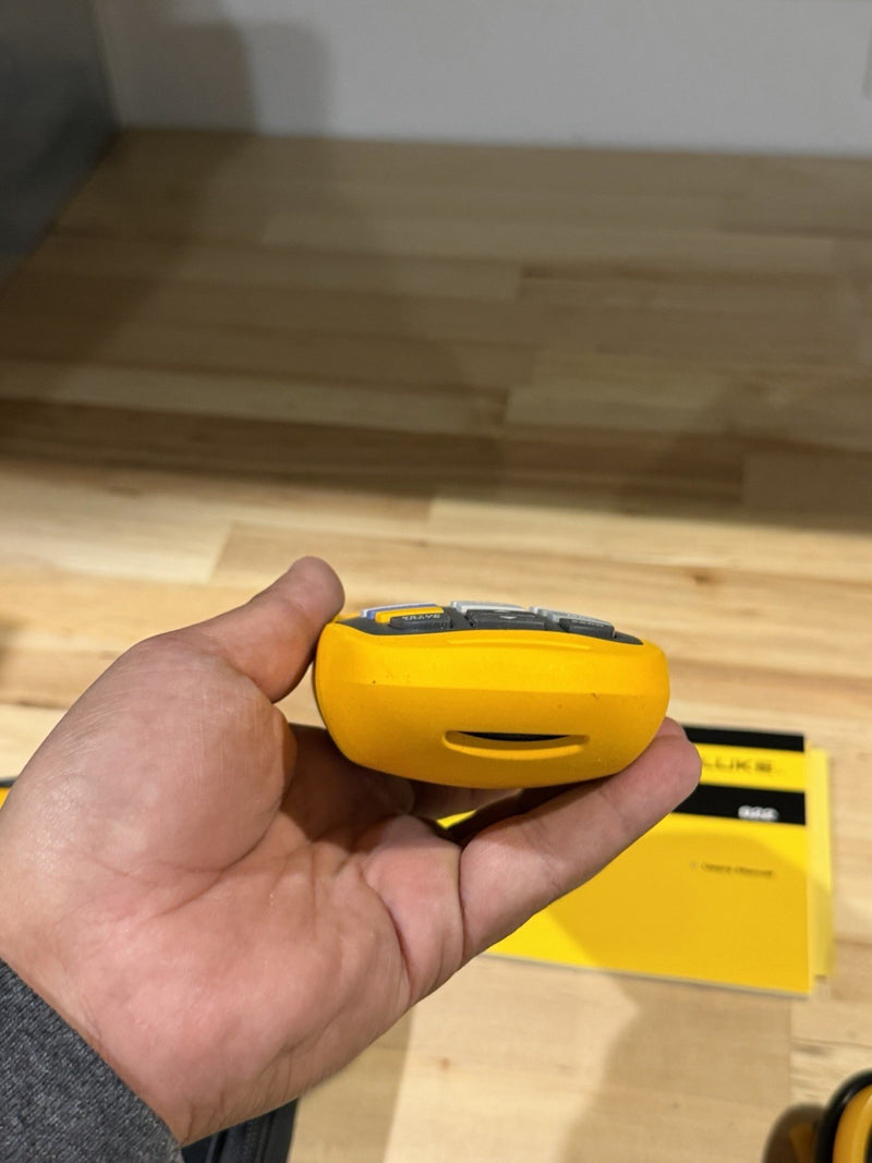 FLUKE 922 AIRFLOW METER WITH ACCESSORIES