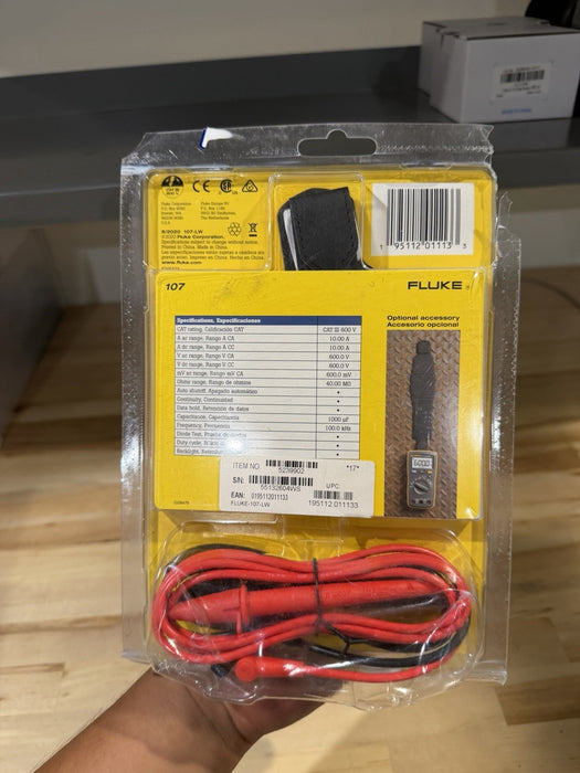FLUKE 107 METER AC/DC 600V CAT III MULTIMETER WITH LEADS