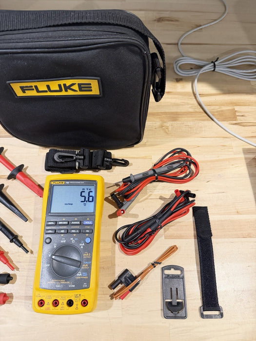 FLUKE 789 PROCESS METER W/ ACCESSORIES (TESTED) EXCELLENT CONDITION