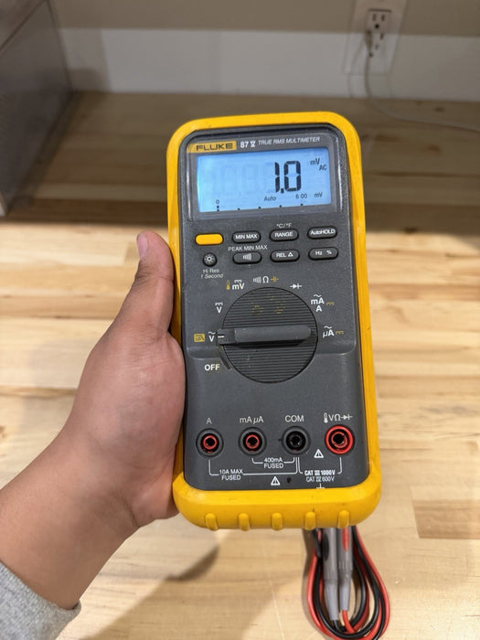 FLUKE 87V TRUE RMS MULTIMETER WITH LEADS TESTED