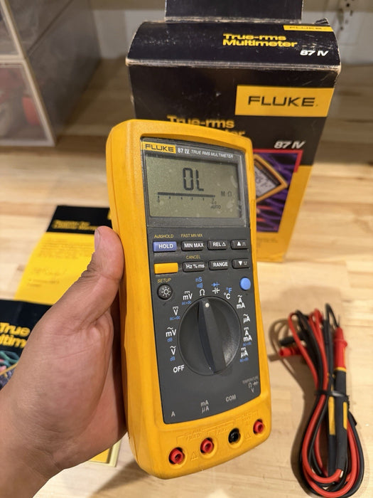 FLUKE 87 IV TRUE RMS MULTIMETER W/ LEADS & CLIPS (TESTED) SHIPS FAST