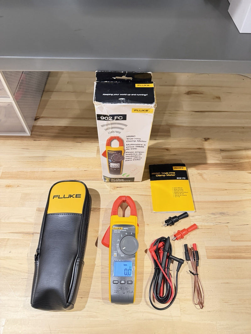 FLUKE 902 FC TRUE RMS HVAC CLAMP METER WITH CASE & LEADS