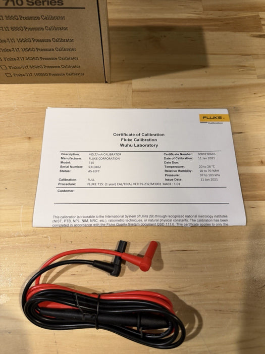 FLUKE 715 VOLT/MA CALIBRATOR WITH LEADS & CLIPS