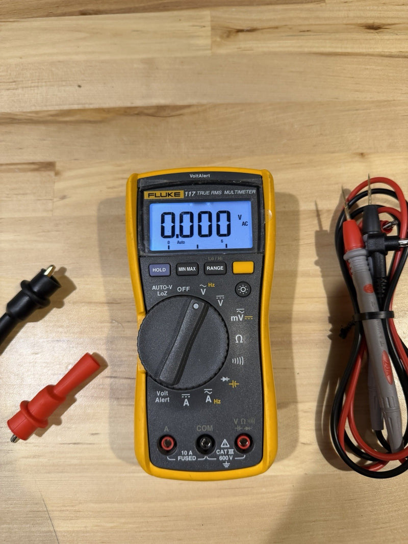 FLUKE 117 TRUE RMS MULTIMETER WITH LEADS & CLIPS TESTED