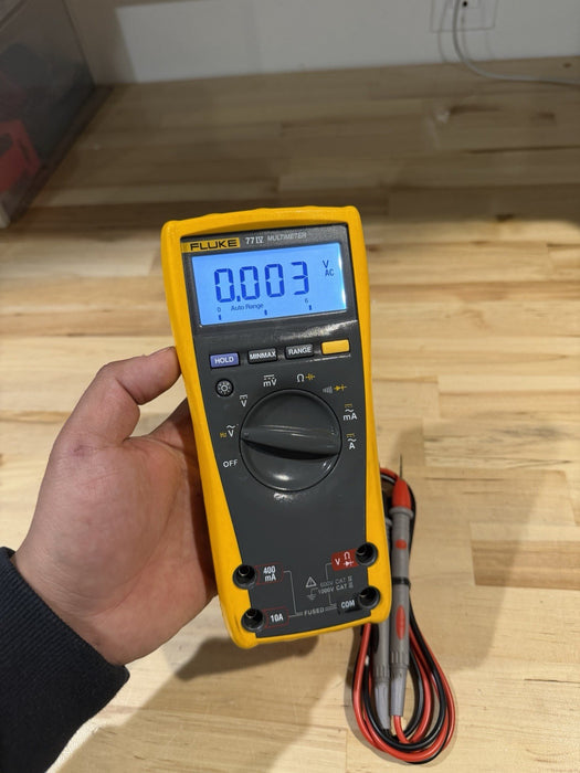 FLUKE 77-IV MULTIMETER W / LEAD SET & CLIPS - SHIPS FAST (TESTED)