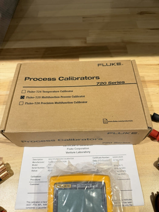 FLUKE 725 MULTIFUNCTION PROCESS CALIBRATOR NEW