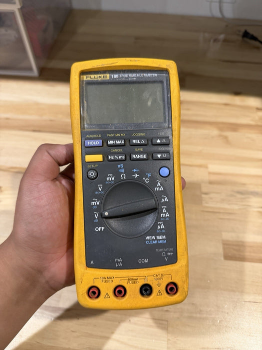 FLUKE 189 TRUE RMS MULTIMETER (PARTS ONLY)  FOR PARTS - SHIPS FAST