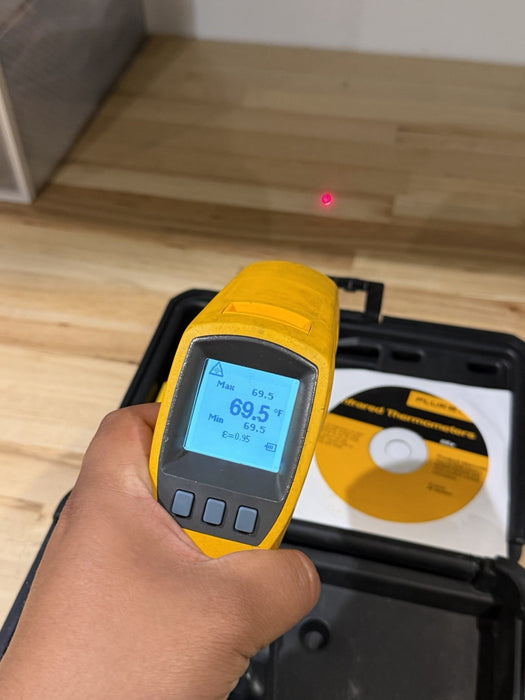 FLUKE 568 IR THERMOMETER WITH CASE TESTED