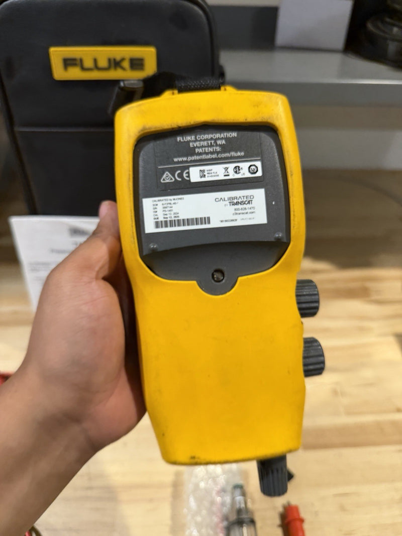 FLUKE 719 PRO 300G ELECTRIC PRESSURE CALIBRATOR W/ ACCESSORIES (SHIPS FREE)