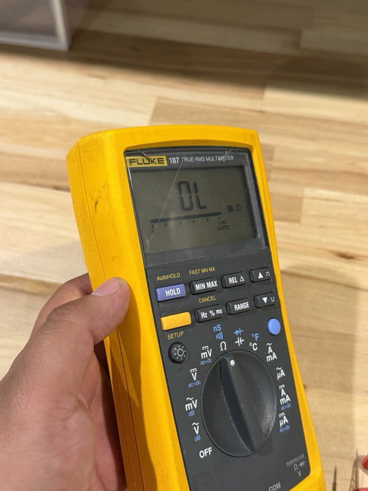 FLUKE 187 TRUE RMS MULTIMETER WITH LEADS TESTED