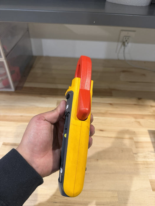 FLUKE 902FC TRUE RMS MULTIMETER (PARTS ONLY)  FOR PARTS - SHIPS FAST