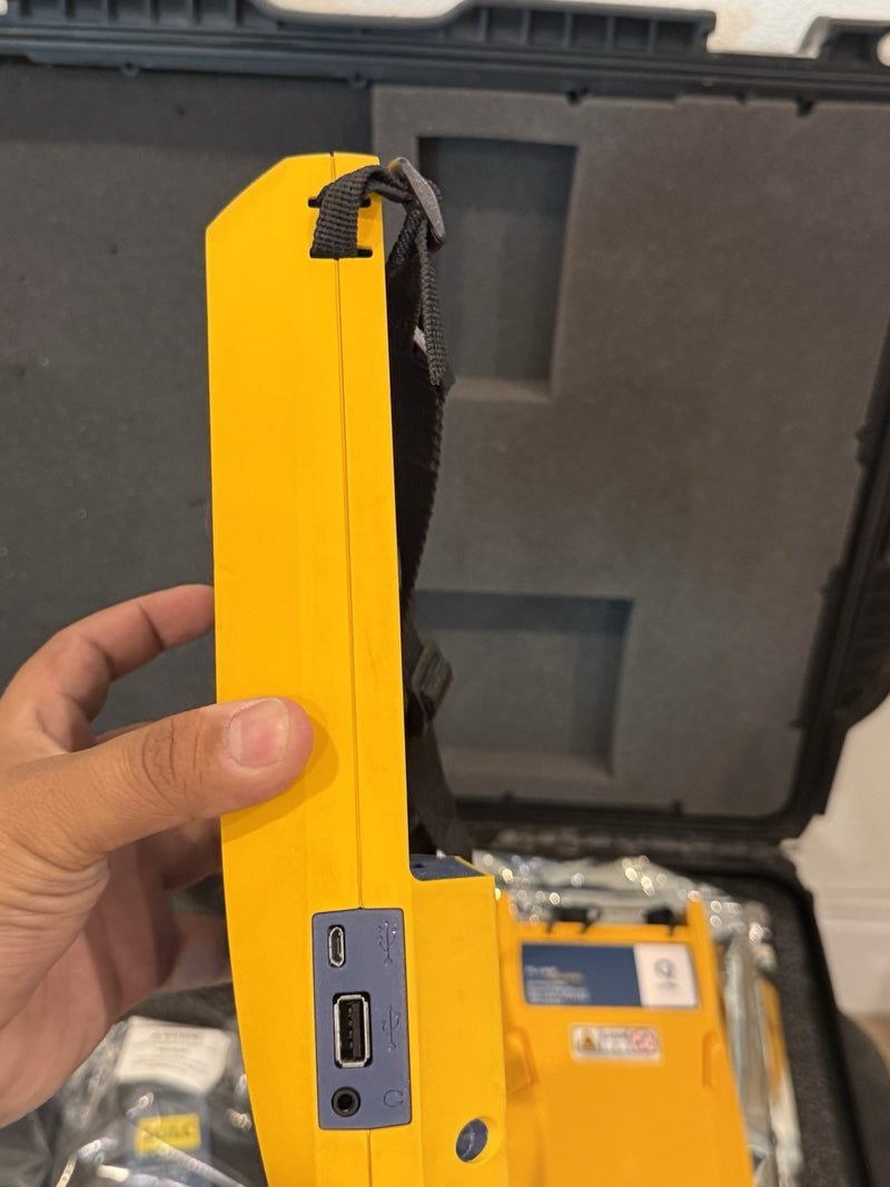 FLUKE NETWORKS OFP2-100-QI OPTIFIBER PRO QUAD OTDR V2 WITH ACCESSORIES