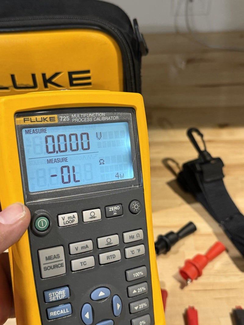 FLUKE 725 MULTIFUNCTION PROCESS CALIBRATOR WITH BAGLEADS & CLIPS
