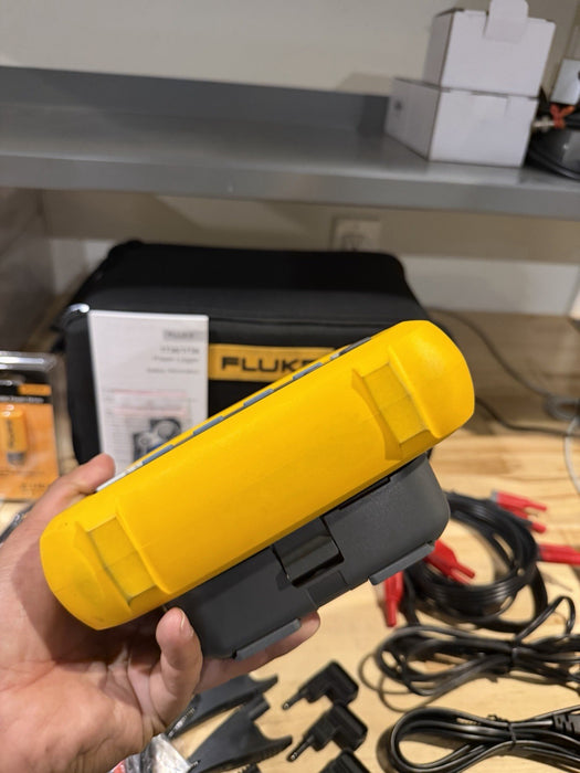 FLUKE 1738 POWER LOGGER KIT 3 PHASE W/ACCESSORIES (TESTED) FREE SHIPPING