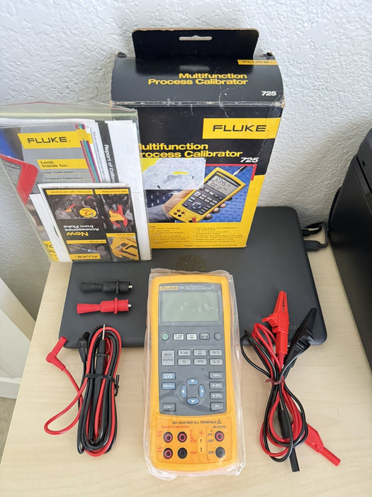 FLUKE 725 MULTIFUNCTION PROCESS CALIBRATOR WITH LEADS NEW SEALED