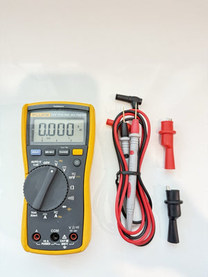 FLUKE 117 TRUE RMS MULTIMETER WITH LEADS & CLIPS