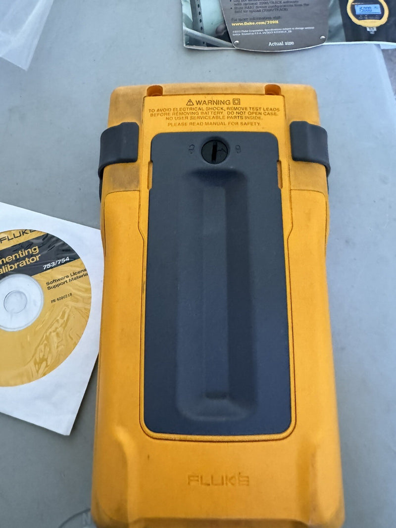 FLUKE 754 DOCUMENTING PROCESS CALIBRATOR WITH HART COMMUNICATION