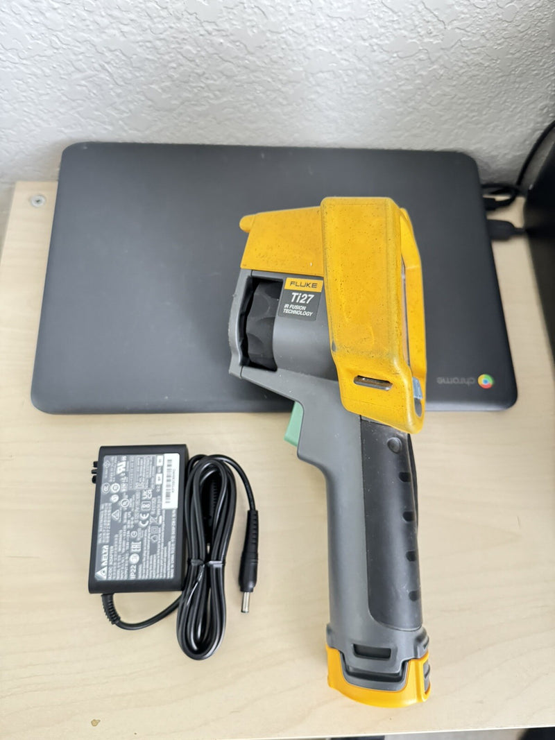 FLUKE TI27 60HZ 240 X 180 THERMAL IMAGING CAMERA WITH BATTERY & CHARGER-