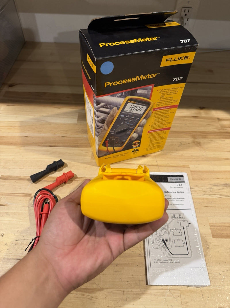 FLUKE 787 PROCESSMETER SHIPS FAST - FREE SHIPPING (NEW)
