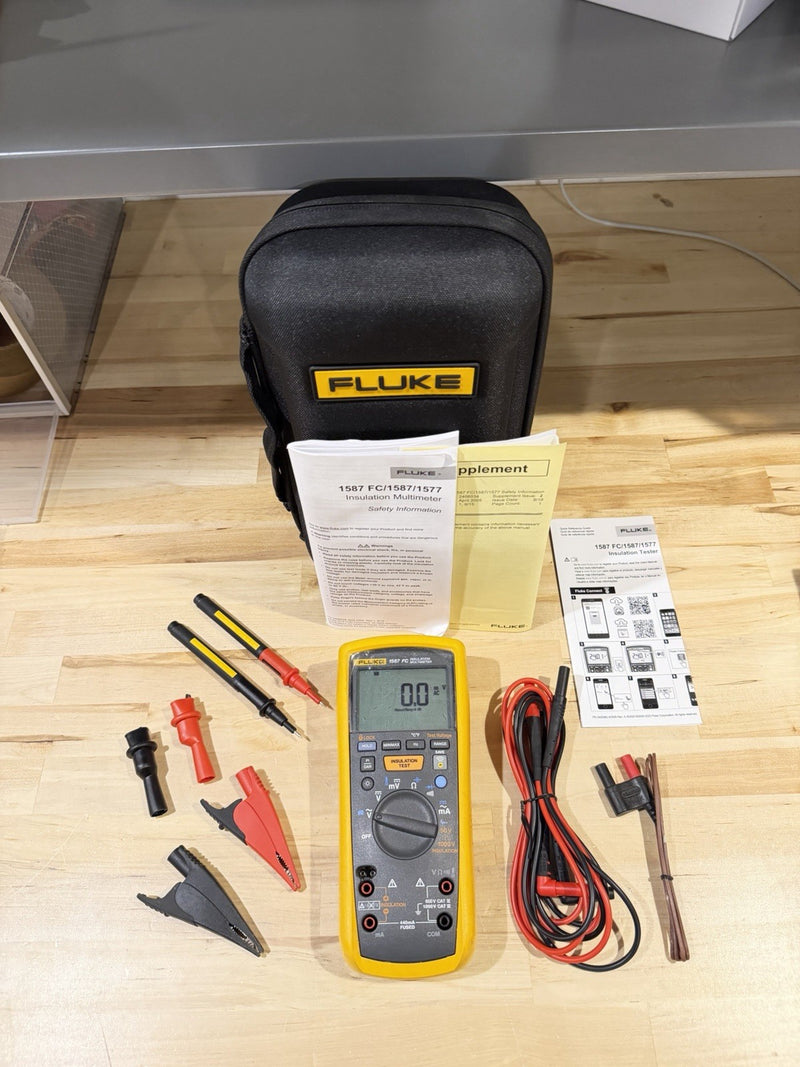 FLUKE 1587 FC INSULATION MULTIMETER WITH LEADS & CASE TESTED