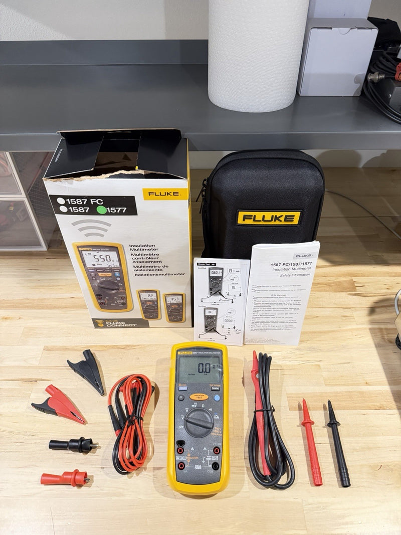 FLUKE 1577 INSULATION MULTIMETER W/ LEADS & CASE TESTED SHIPS FAST