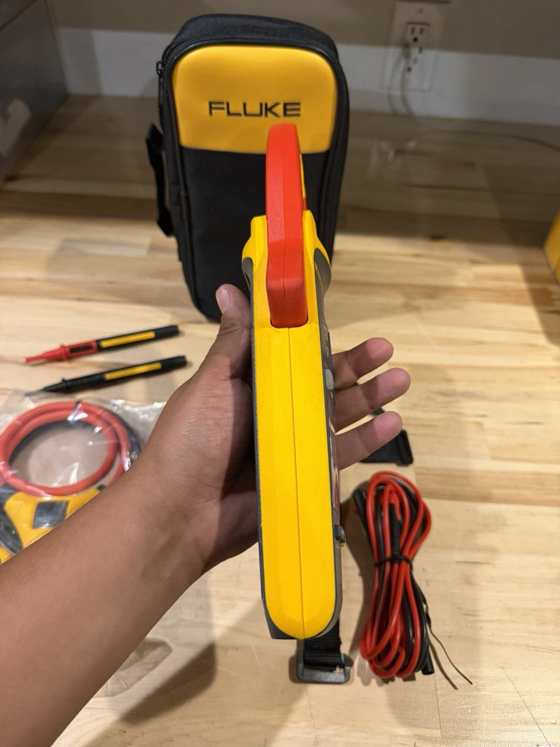 FLUKE 377 FC NON-CONTACT VOLTAGE CLAMP METER