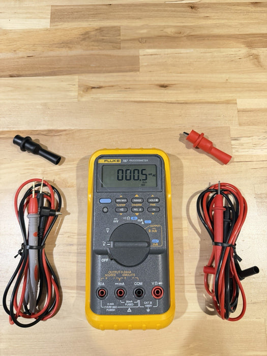 FLUKE 787 PROCESS METER WITH LEADS & CLIPS EXCELLENT CONDITION