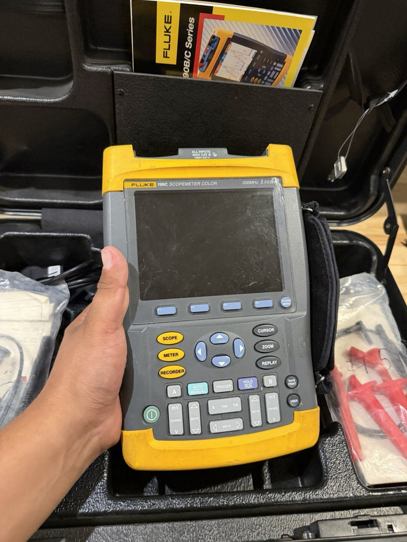FLIKE 199C 200MHZ 2.5GS/s SCOPEMETER COLOR WITH ACCESSORIES