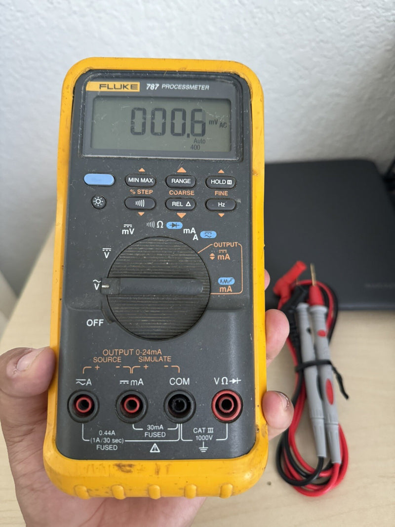 FLUKE 787 PROCESSMETER WITH LEADS