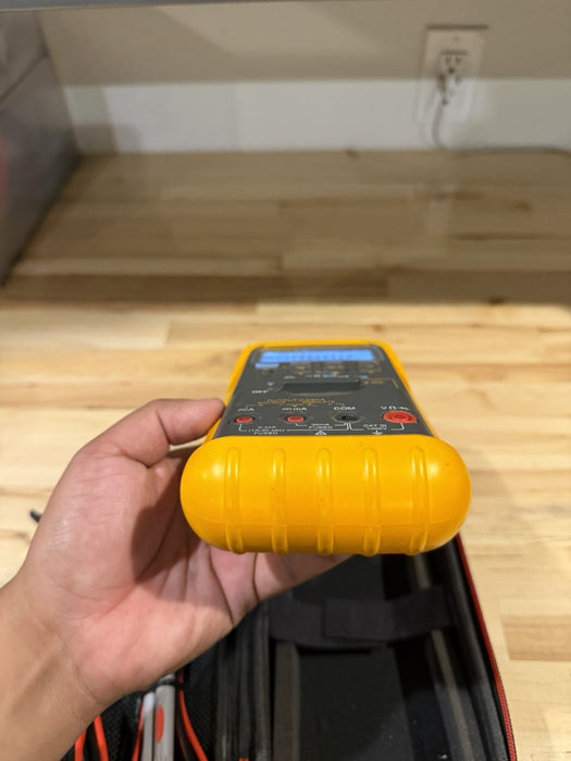 FLUKE 787 PROCESS METER W/ LEADS & CLIPS  (EXCELLENT CONDITION)-FREE SHIPPING