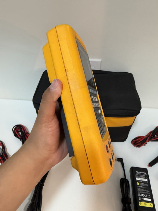 FLUKE 741B DOCUMENTING PRCESS CALIBRATOR WITH LEADS & CHARGER TESTED