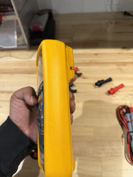 FLUKE 1587 FC INSULATION MULTIMETER W/ LEADS (TESTED) SHIPS FAST
