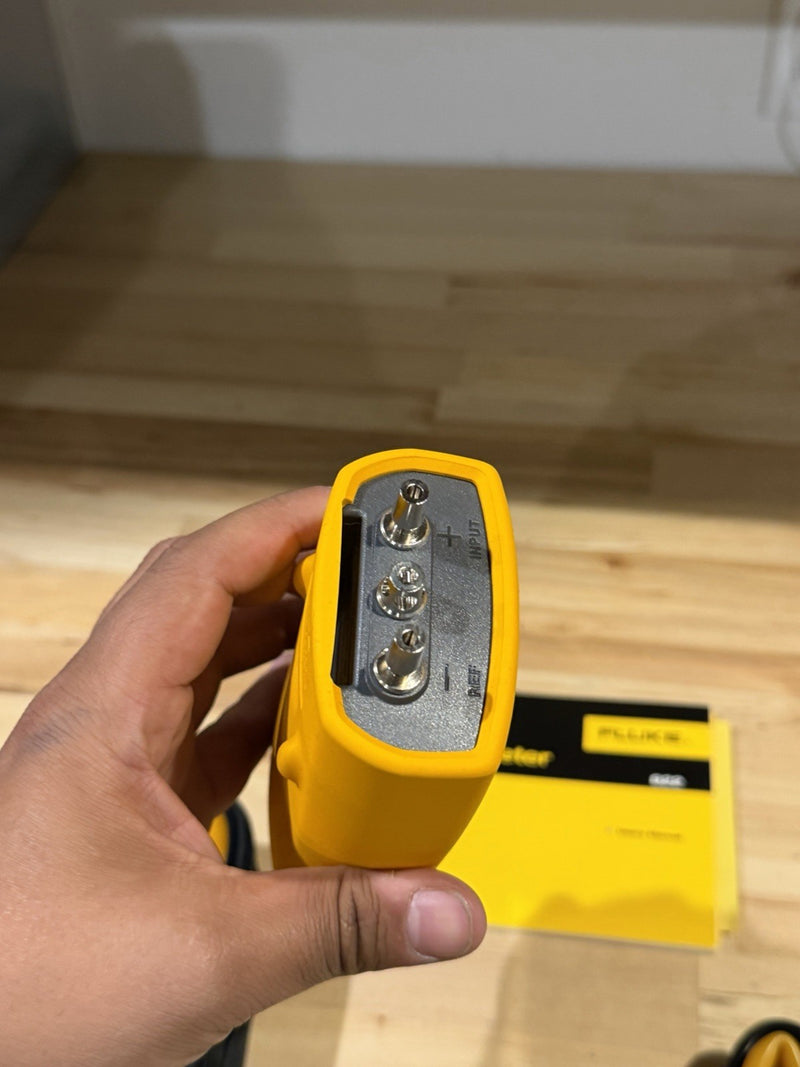 FLUKE 922 AIRFLOW METER WITH ACCESSORIES