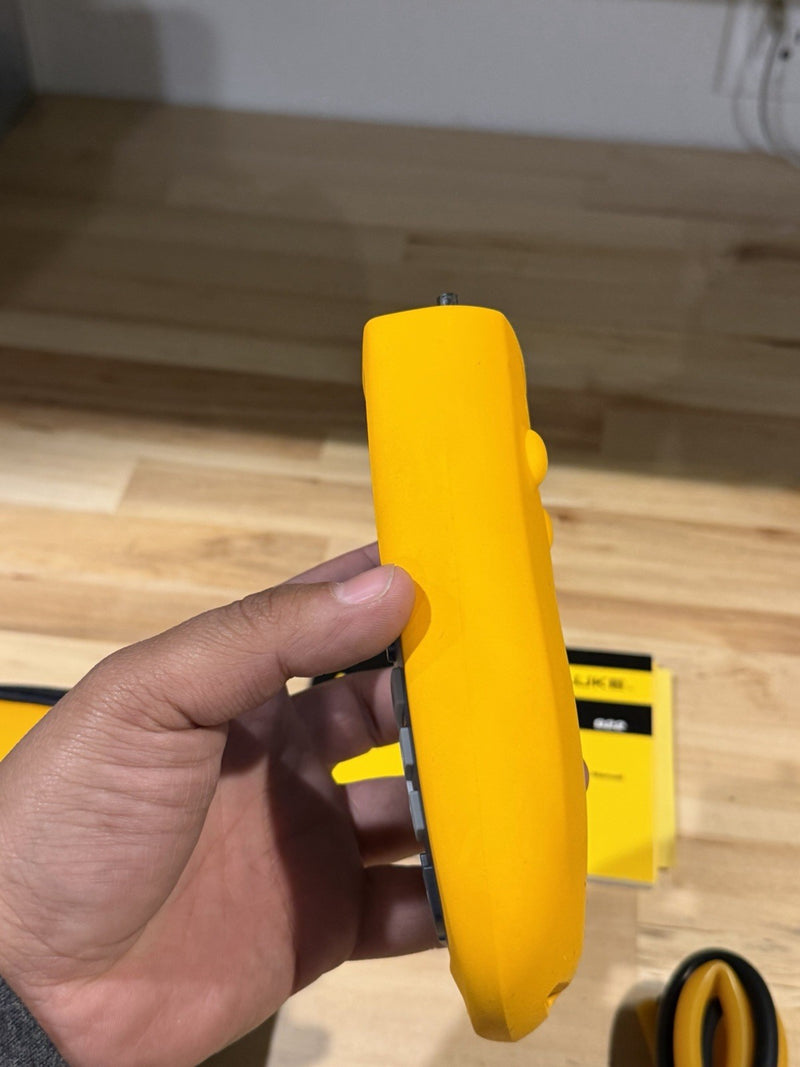 FLUKE 922 AIRFLOW METER WITH ACCESSORIES