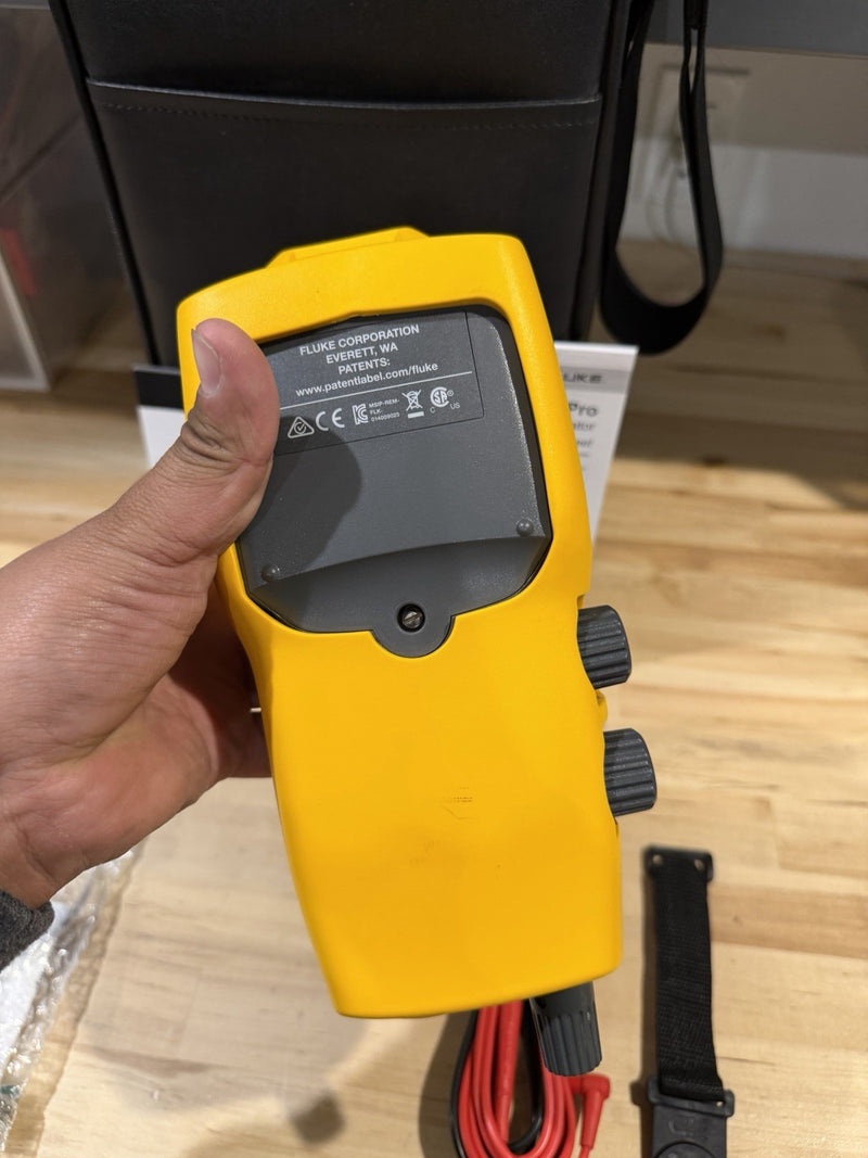 FLUKE 719PRO 30G PRESSURE CALIBRATOR KIT (PARTS ONLY) FOR PARTS