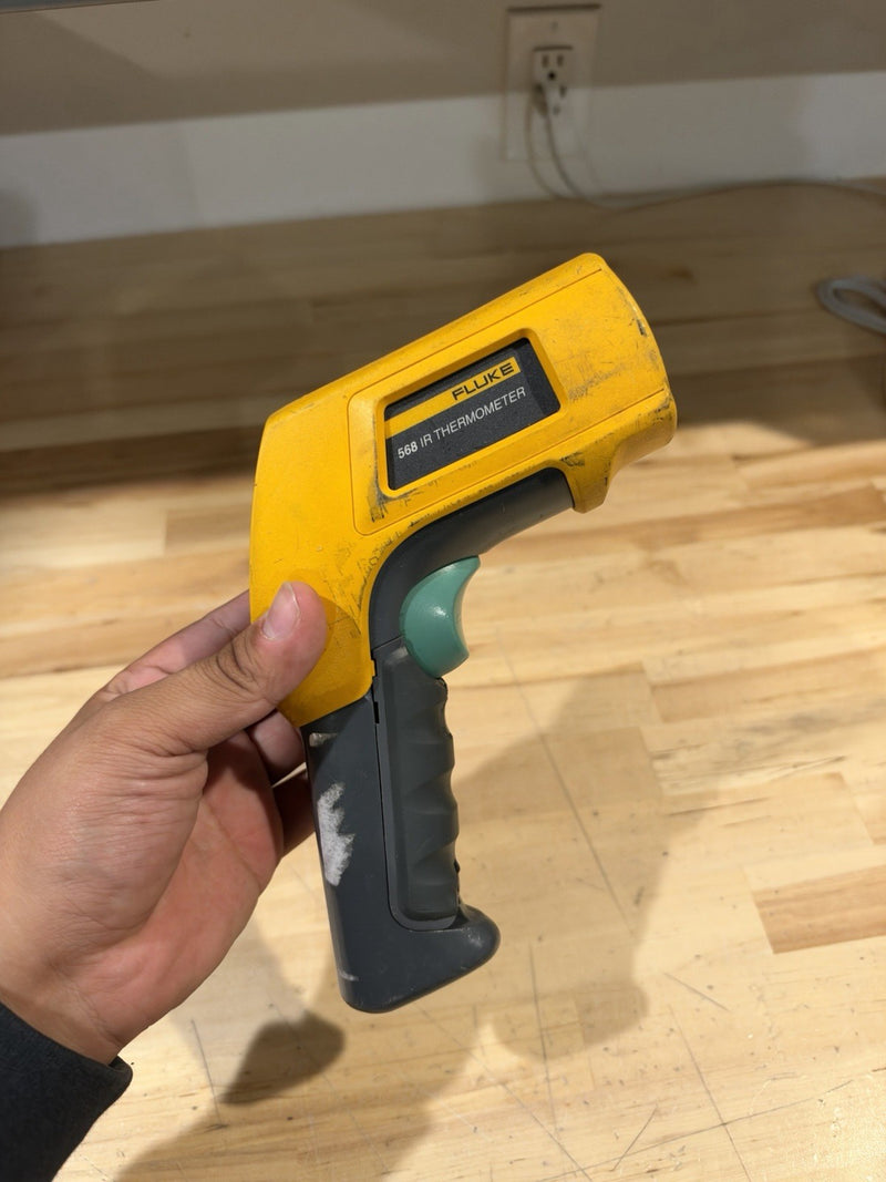 FLUKE 568 IR THERMOMETER W/ CASE (TESTED) SHIPS FAST