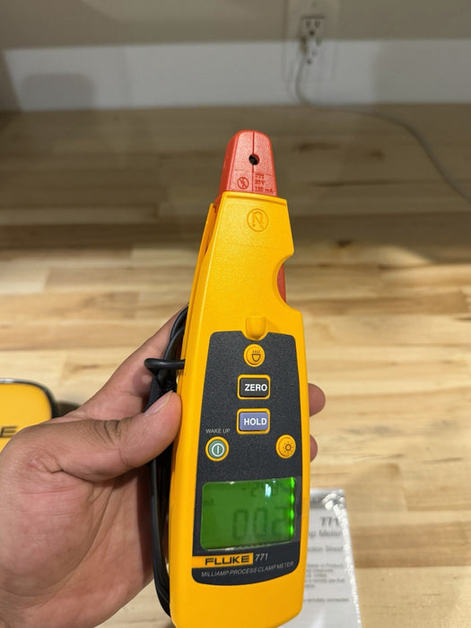 FLUKE 771 MILLIAMP PROCESS CLAMP METER ( NEW CONDITION ) SHIPS FAST