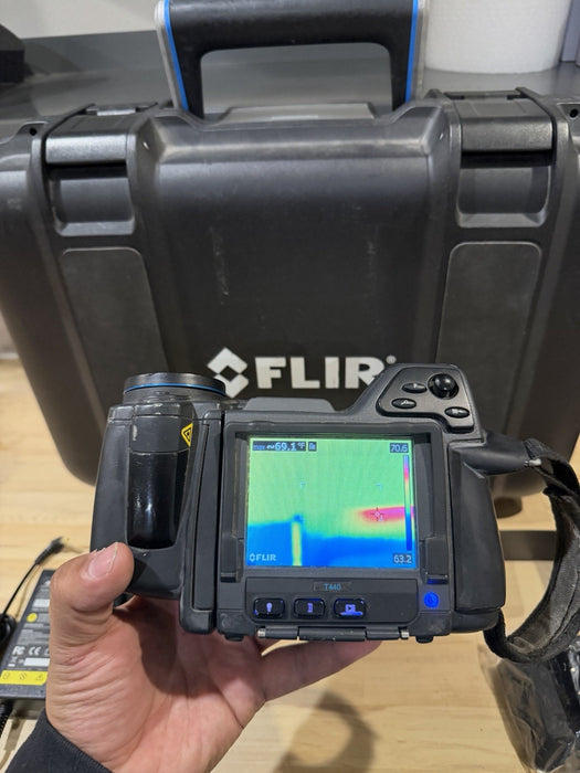 FLIR T440 THERMAL IMAGING CAMERA W/ ACCESSORIES & CASE (TESTED) FREE SHIPPING