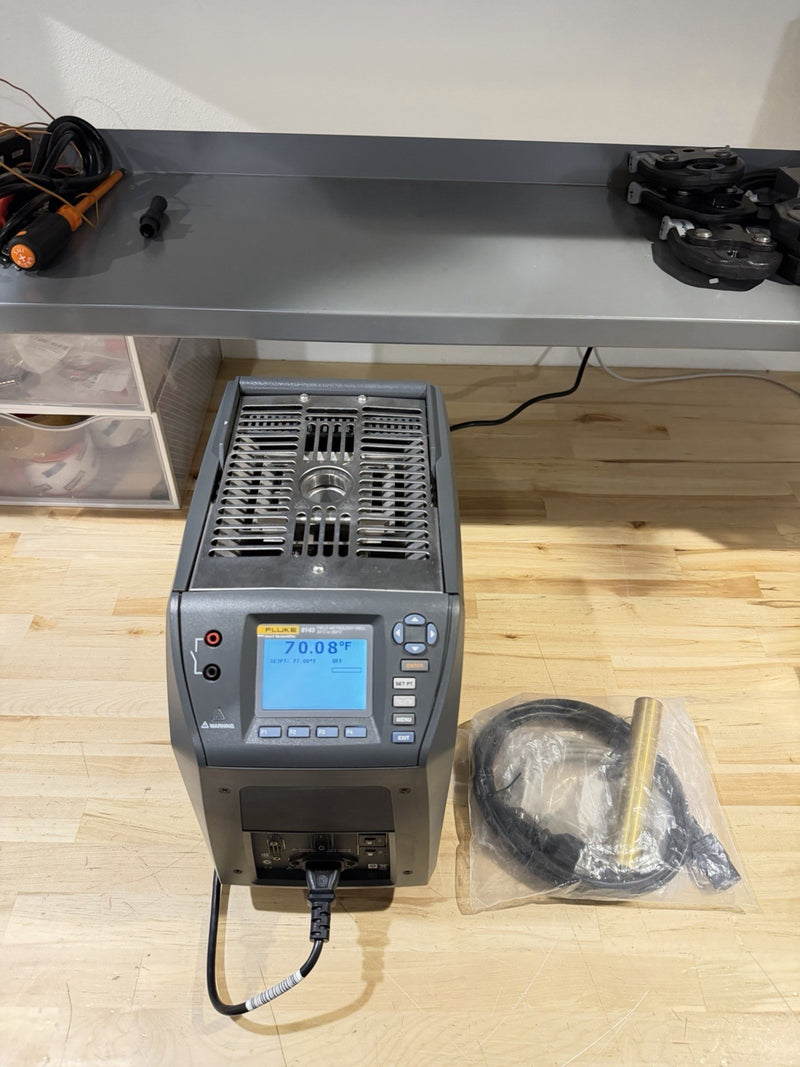 FLUKE 9143 FIELD METROLOGY WELL +33C TOA 350 C DRY BLOCK /TESTED SHIPS FREE