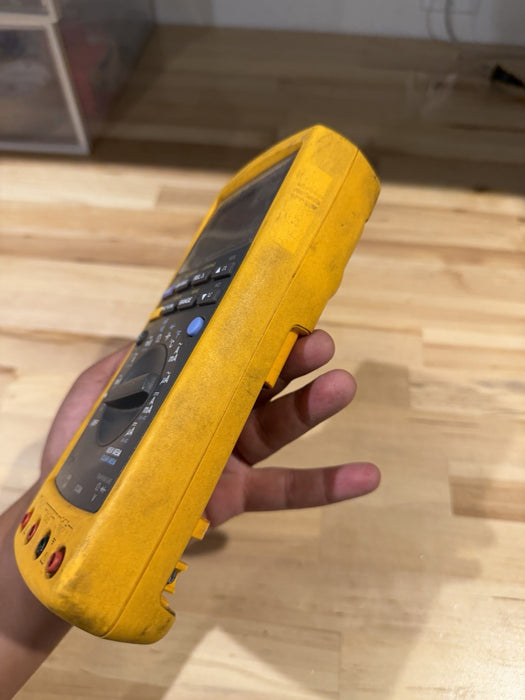 FLUKE 189 TRUE RMS MULTIMETER (PARTS ONLY)  FOR PARTS - SHIPS FAST