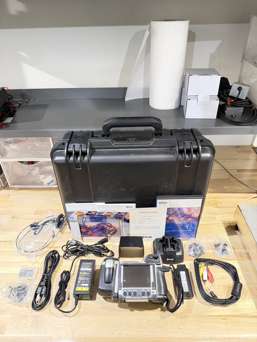 FLIR T300 THERMAL IMAGING INFRARED CAMERA W/ ACCESSORIES (TESTED) FREE SHIPPING