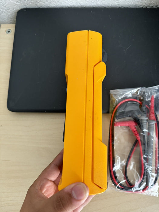 FLUKE 27 MULTIMETER WITH LEADS TESTED