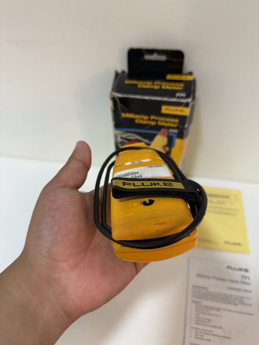 FLUKE 771 MILLIAMP PROCESS CLAMP METER WITH BAG & MANUALS