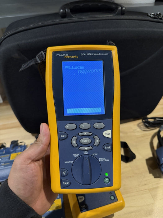 FLUKE NETWORKS DTX-1800 CABLE ANALYZER W/DTX-SFM2 DTX-MFM2 DTX-PLA002 (TESTED)