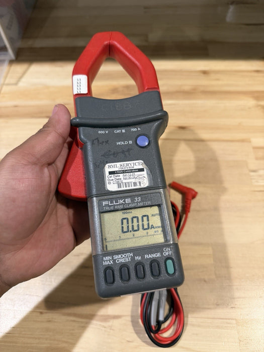 FLUKE 33 TRUE RMS CLAMPS METER W/ LEADS & CLIPS  (TESTED) SHIPS FREE