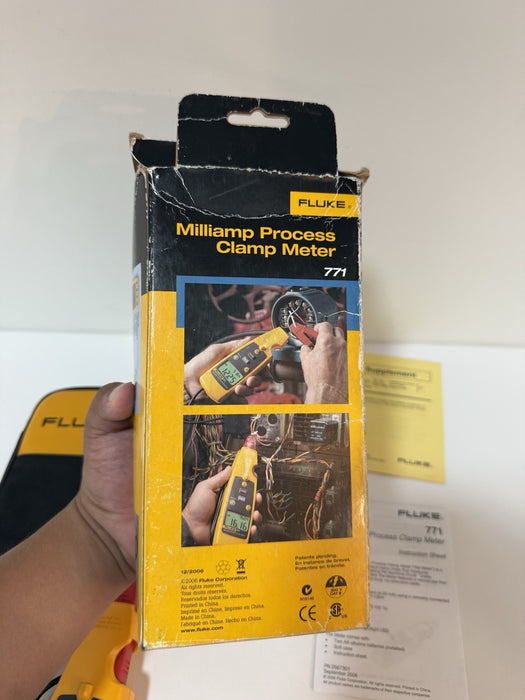 FLUKE 771 MILLIAMP PROCESS CLAMP METER WITH BAG & MANUALS
