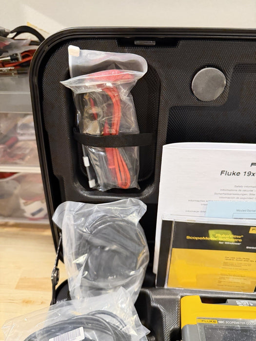 FLUKE 199C 200MHZ 2.5GS/S SCOPEMETER COLOR WITH ACCESSORIES