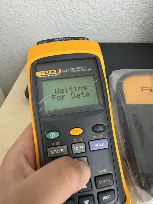 FLUKE HART SCIENTIFIC 1524 DUAL CHANNEL REFERENCE THERMOMETER